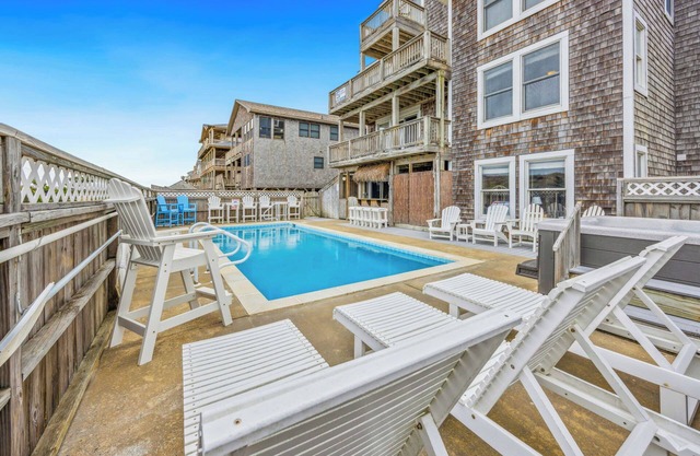 Premier Oceanfront Dog Friendly w/Pool, Hot Tub, Elevator, Theater, Tiki Bar