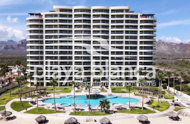 Premier Playa Blanca Condo 204: 1BR,1.5BA,Beachfront,Ocean Views,Hotel Service