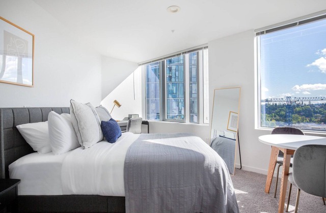 Premium Downtown Bellevue Studio w/Gym, W/D, near shops, by Blueground