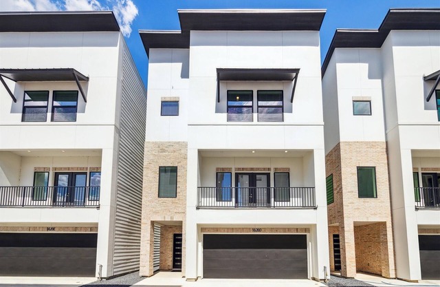 Premium New Construction 3-bedroom - 15 Min to Downtown
