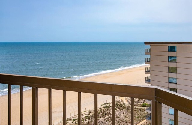 Premium Ocean 2 Queens, Ashore Resort & Beach Club, Beach Umbrellas