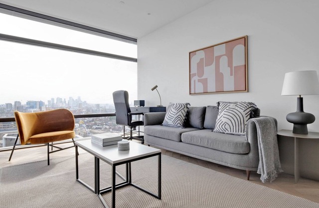 Premium Shoreditch 1BR w/Pool, Gym & Concierge, nr Tube, by Blueground