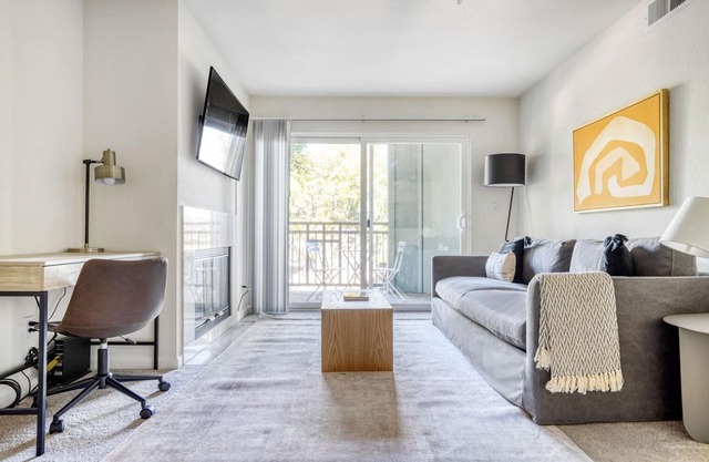 Premium Sunnyvale 1BR w/Pool, W/D & Gym, walk to Google, by Blueground