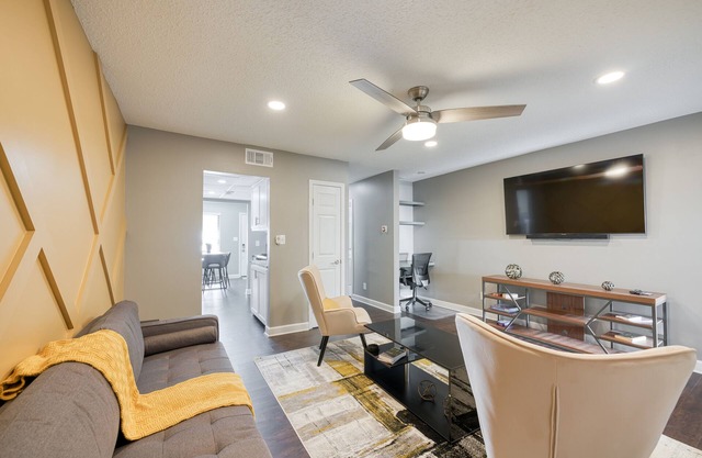 Premium Townhome #2 w/2 King Beds & Luxury Baths