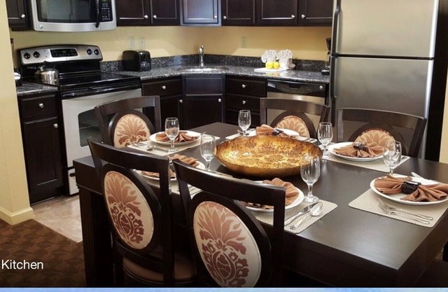 Premium Willliamsburg Rental Vacation - Unit 1 Fri, 7/1 to Fri, 7/8 dates fixed