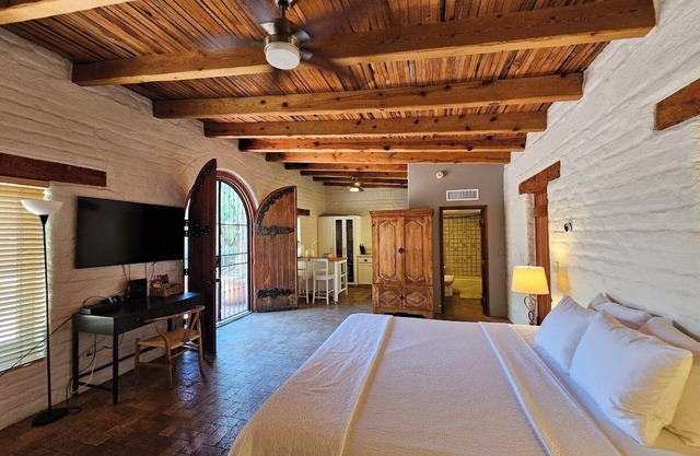 PRESIDIO CASITA with POOL AND HOT TUB