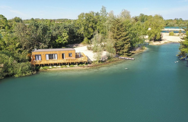 Prestige lodge on the water (8 people)
