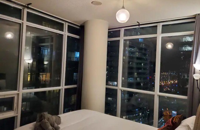 Prestigious 2-Bdrm Condo - across from Scotiabank Arena