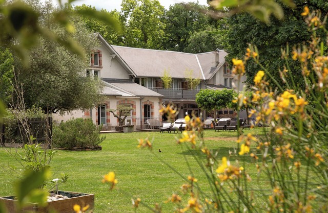 Prestigious residence for 30 people, swimming pool - large garden