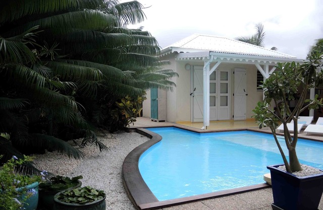 Prestigious villa with private pool