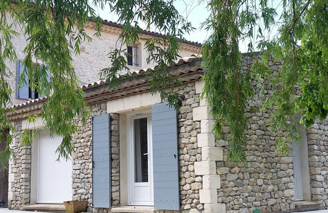 Pretty cottage in the countryside in a mas in Provence