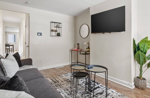 Pretty Pittsburgh*2BR1BA|Central