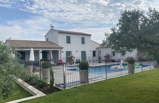 Pretty South Luberon House