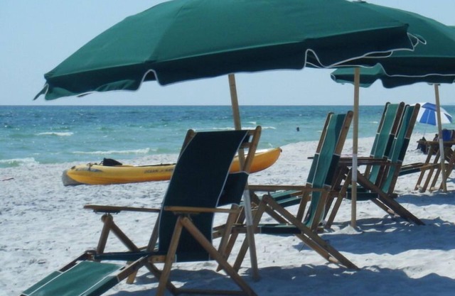 Price Drop for Fall, Two Night Stay, Private Beach Access, Great Restaurants