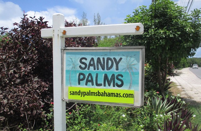 PRIME BEACHFRONT directly on HOOPERS BAY: KING OR TWIN BED STUDIO for 2
