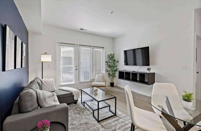 Prime Central Apt | Pool, Gym, Parking, W/D