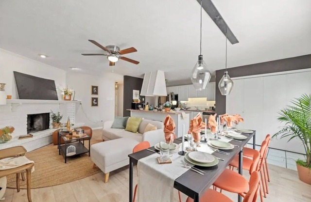 PRIME LOCATION ALERT! 3 Bed 2Ba Luxury Home