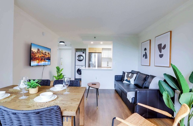 Prime Location Apt Near Metro with Gym