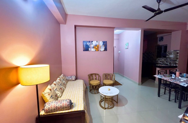 Primrose - Aesthetic 2-bedroom condo with WiFi, AC with balcony