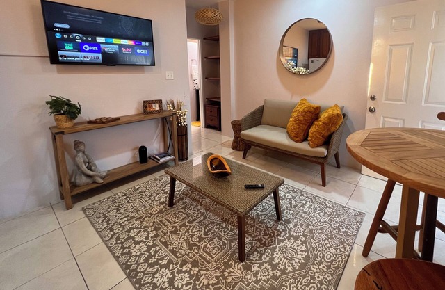 Pristine 1 Bedroom1 Bathroom Bungalow in Belize City