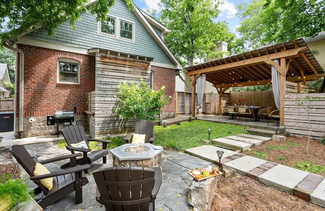 PRISTINE PROPERTY IN PRIME LOCATION — CHARMING ☆ SAFE ☆ WALK TO EVERYTHING