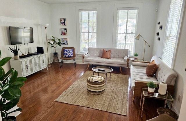 Pristine SouthernCharm Home w/Pool Historic Ocala/WEC/HITS