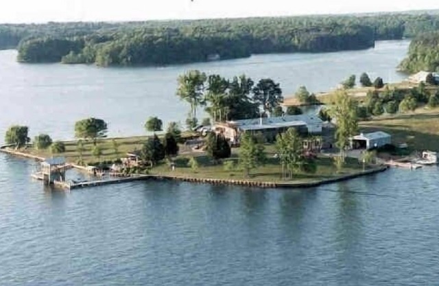 Priv Estate, Family Reunions Weddings, private Harbor & lots of fun things to do