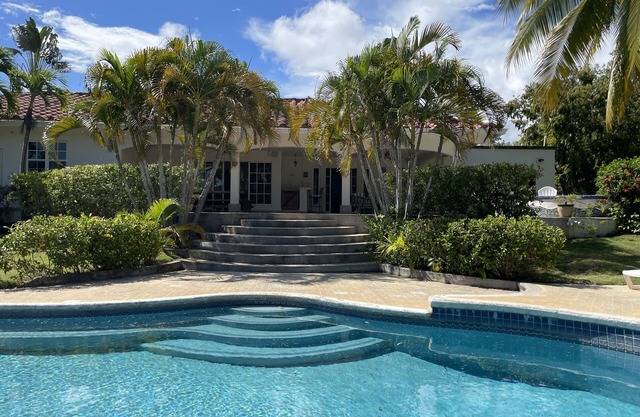 Private Pool House with Jacuzzi in Coronado