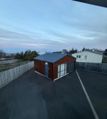Private 1 br mini house