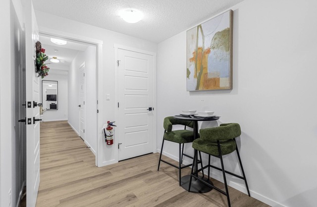 Private 1BR Suite | Private Access | 15 mins to Calgary Intl Airport (YYC).