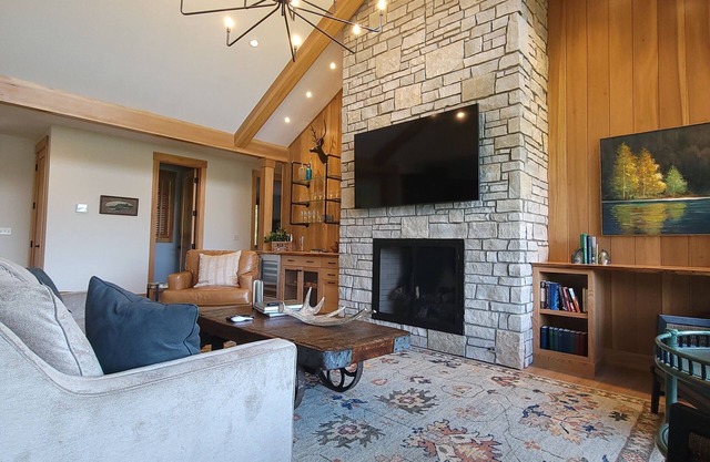 Private 2 Bedroom-3 Bed Cottage in Harbor Springs! Stay at True North Golf Club