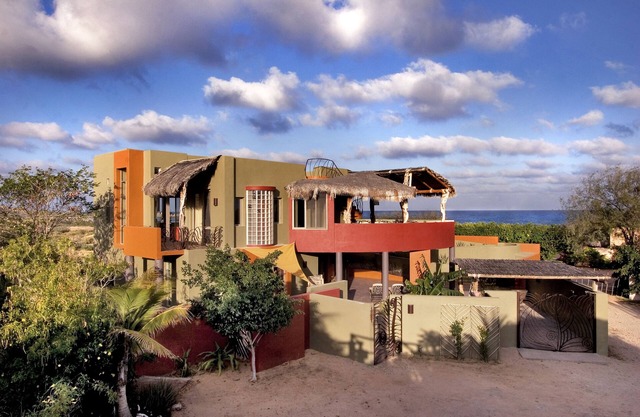 Private 2 Bedroom Complex Close To Beach
