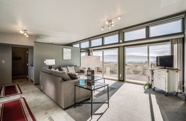 Private 2 Bedroom Mountain View Casita - Completely New in 2017 - Desert Setting