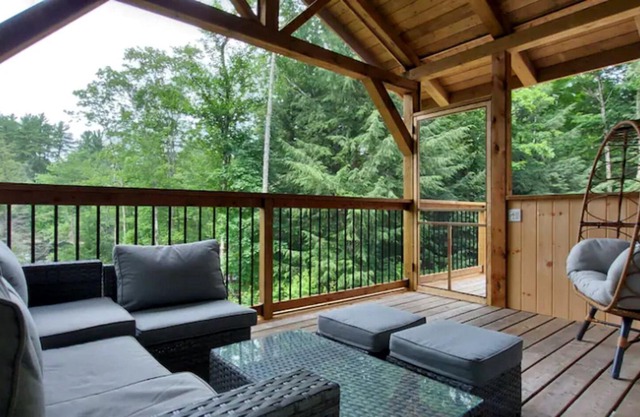 Private 3.5Acres Family Cottage- 2hr from TO- HotTub- Sauna- Shallow entrance