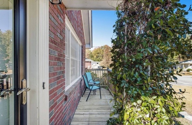 Private 3BR- Mins to Park Circle and I-26- Large Backyard