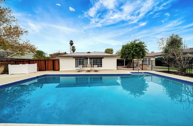 Private 4BR+Guest Estate W/Pool, Piano, & Games!