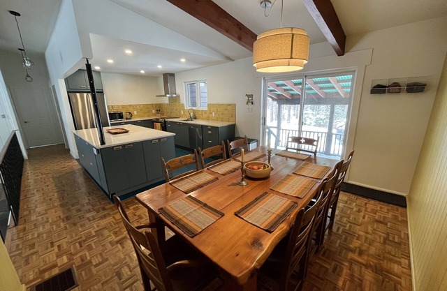 Private all season cottage on the majestic Madawaska River!