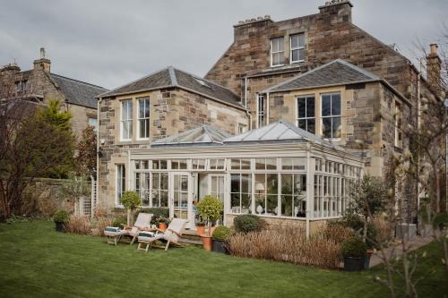 Private and Prestigious Luxury Home
