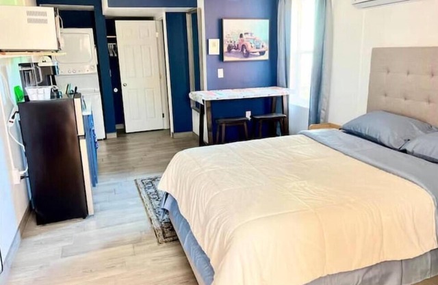 Private and Quiet Studio w/Kitchenette + W/D, Long Stay Ready w/All Amenities