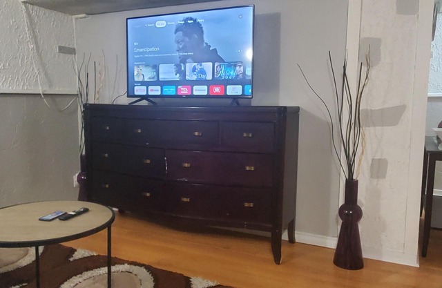 Private apartment near niagara falls and Niagara college
