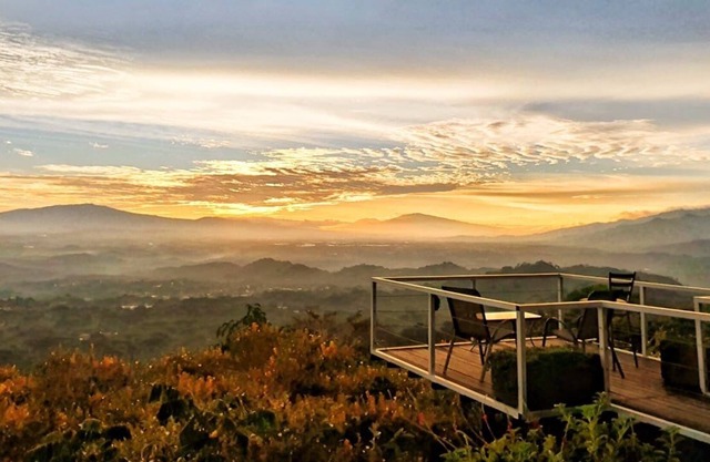 Private apartment with Exceptional Mountain Views