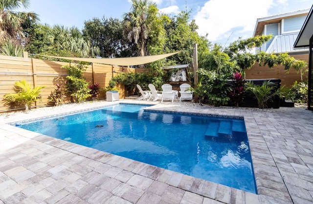 Private Beach Oasis, sleeps 4- Hot Tub! Heated Pool Available