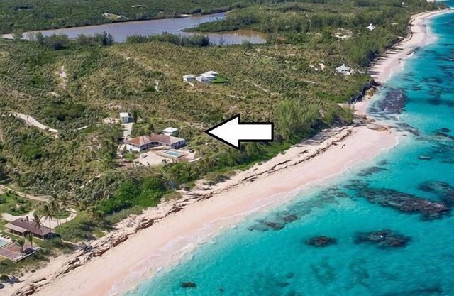 Private Beachfront Estate & Cottages, 25 Acres w/Pool, Walk to Restaurant/Bar