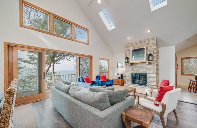 Private Beach House w/177' Sandy Beach, Luxury Kitchen & Endless Views!