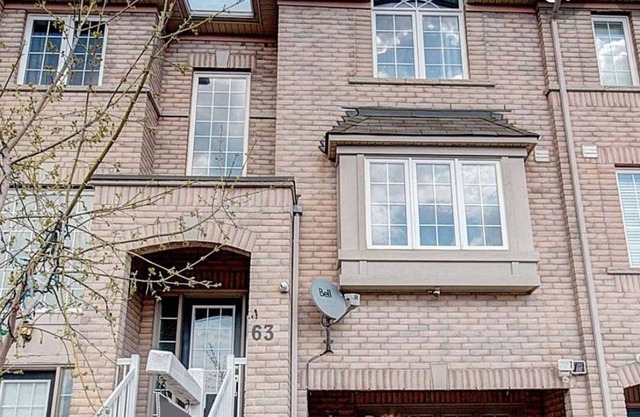 Private bedroom near Toronto Airport