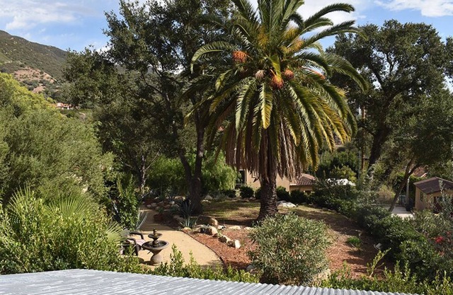 Private Cabin 2ppl kitchen, WiFi, free parking, pet friendly, jacuzzi