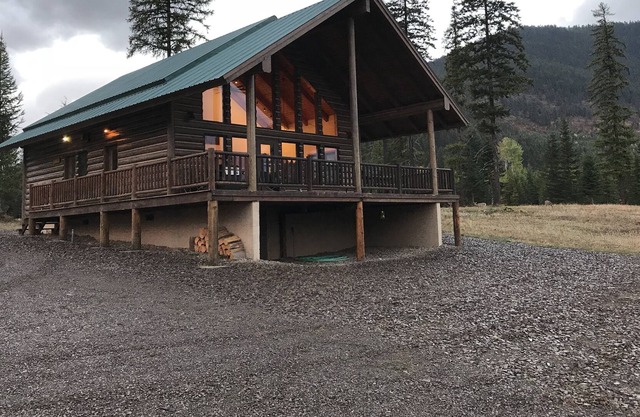 Private Cabin With Mountain Views!