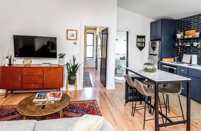 Private Carriage House in Diverse & Historic East Nashville- Minutes to Downtown