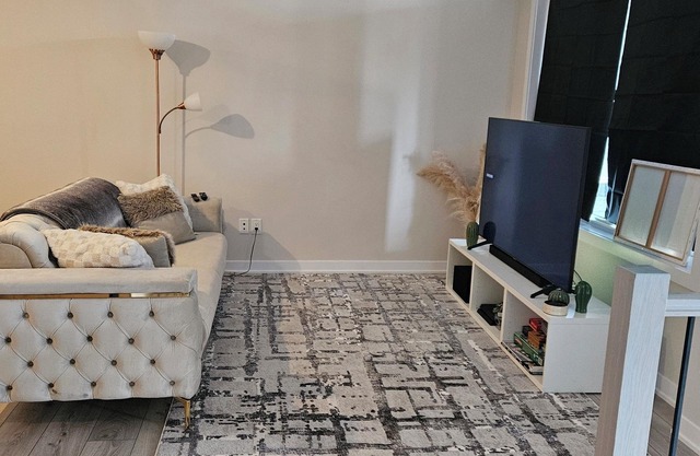 Private charming and quiet room in Home in Ottawa,