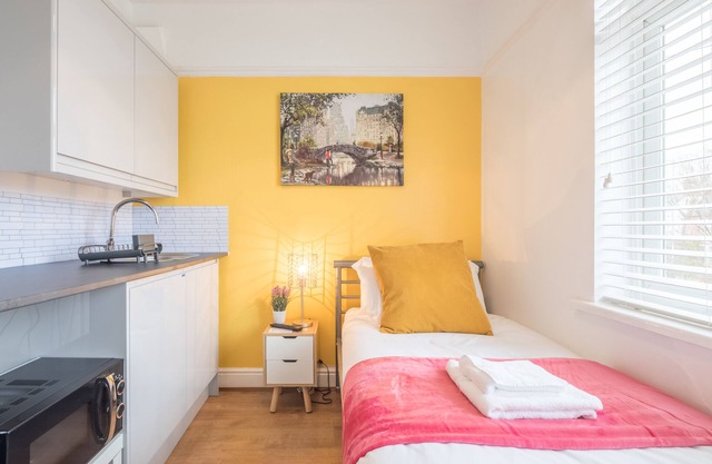 Private & Charming Studio Room 3 by Milton Guesthouse